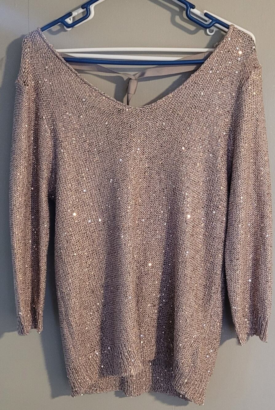 Women's long-sleeved sequined open back top by Jennifer Lopez